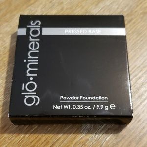 Beige dark glo minerals pressed base